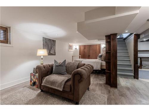 2154 Caroline Street, Burlington, ON - Indoor