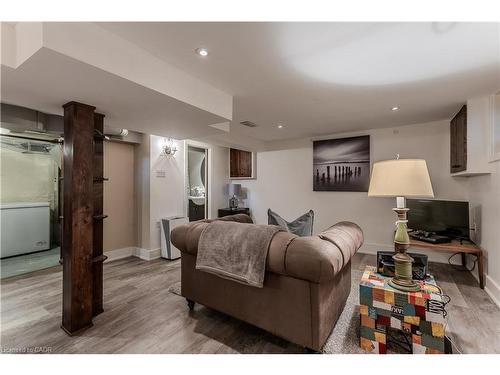 2154 Caroline Street, Burlington, ON - Indoor