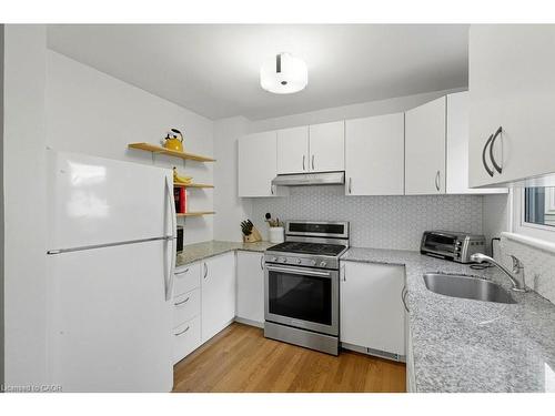159 Hope Avenue, Hamilton, ON - Indoor Photo Showing Kitchen