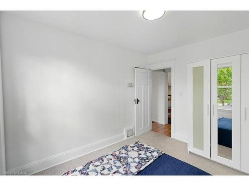 159 Hope Avenue, Hamilton, ON - Indoor Photo Showing Bedroom