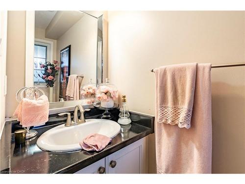 102 Donnenwerth Drive, Kitchener, ON - Indoor Photo Showing Bathroom