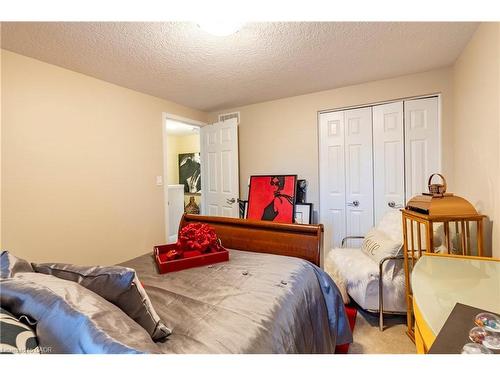 102 Donnenwerth Drive, Kitchener, ON - Indoor Photo Showing Bedroom