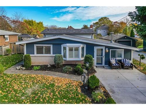 15 Grand Avenue  Grimsby, ON L3M 2R6