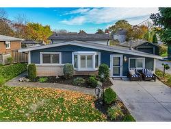 15 Grand Avenue  Grimsby, ON L3M 2R6