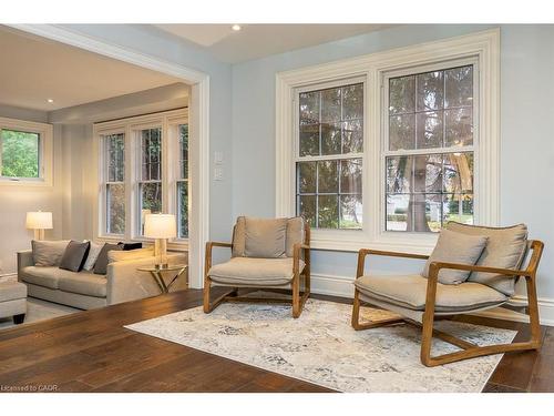 149 Fruitland Avenue, Burlington, ON - Indoor Photo Showing Living Room