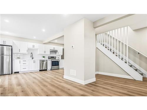 491 Upper Wentworth Street, Hamilton, ON - Indoor Photo Showing Kitchen