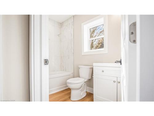 491 Upper Wentworth Street, Hamilton, ON - Indoor Photo Showing Bathroom