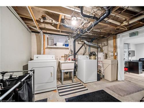 541 Courtland Avenue E, Kitchener, ON - Indoor Photo Showing Laundry Room
