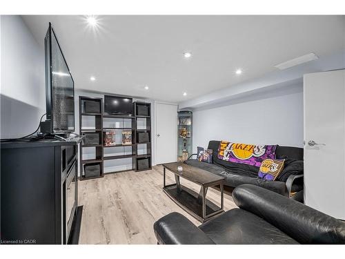 541 Courtland Avenue E, Kitchener, ON - Indoor