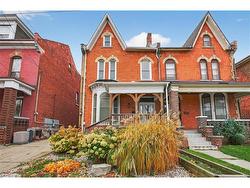 292 John Street N Hamilton, ON L8L 4P7