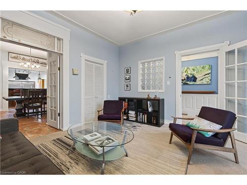 292 John Street N, Hamilton, ON - Indoor Photo Showing Living Room