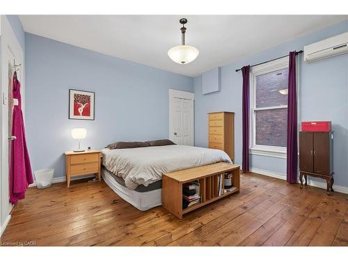 292 John Street N, Hamilton, ON - Indoor Photo Showing Bedroom