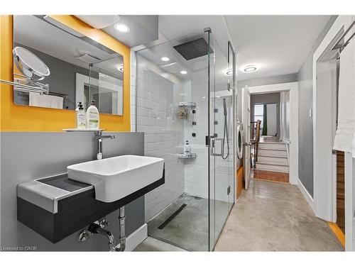 292 John Street N, Hamilton, ON - Indoor Photo Showing Other Room