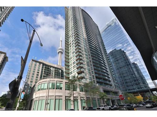 708-30 Grand Trunk Crescent, Toronto, ON - Outdoor With Balcony With Facade