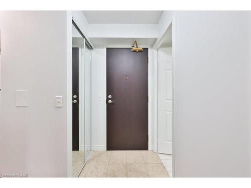 708-30 Grand Trunk Crescent, Toronto, ON - Indoor Photo Showing Other Room