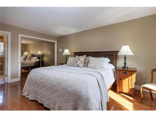 1416 Progreston Road, Hamilton, ON - Indoor Photo Showing Bedroom