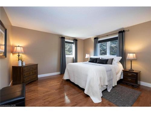 1416 Progreston Road, Hamilton, ON - Indoor Photo Showing Bedroom