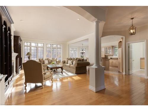 1285 Beaufort Drive, Burlington, ON - Indoor Photo Showing Living Room