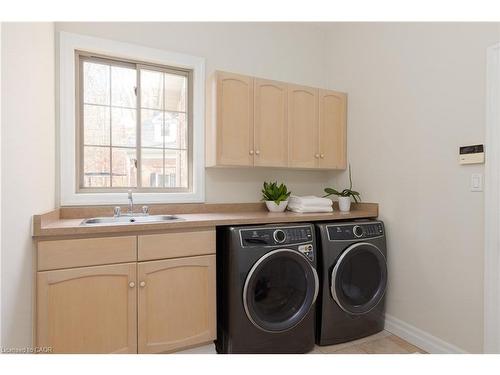 1285 Beaufort Drive, Burlington, ON - Indoor Photo Showing Laundry Room