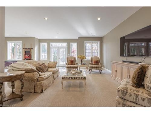 1285 Beaufort Drive, Burlington, ON - Indoor Photo Showing Living Room