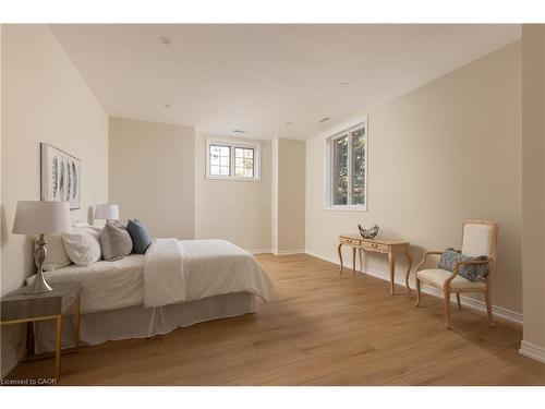 1285 Beaufort Drive, Burlington, ON - Indoor Photo Showing Bedroom