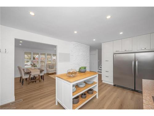 15 Harvest Lane, Brantford, ON - Indoor Photo Showing Kitchen