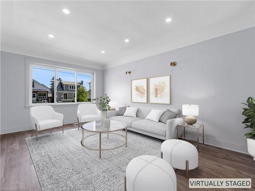 753 Burgess Avenue, Hamilton, ON - Indoor Photo Showing Living Room