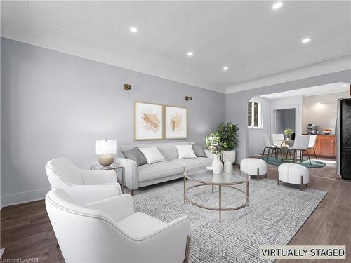 753 Burgess Avenue, Hamilton, ON - Indoor Photo Showing Living Room