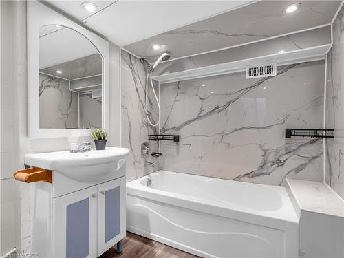 753 Burgess Avenue, Hamilton, ON - Indoor Photo Showing Bathroom