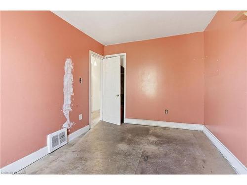 59 Francis Street, Hamilton, ON - Indoor Photo Showing Other Room