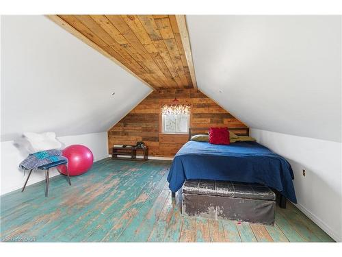 59 Francis Street, Hamilton, ON - Indoor Photo Showing Bedroom