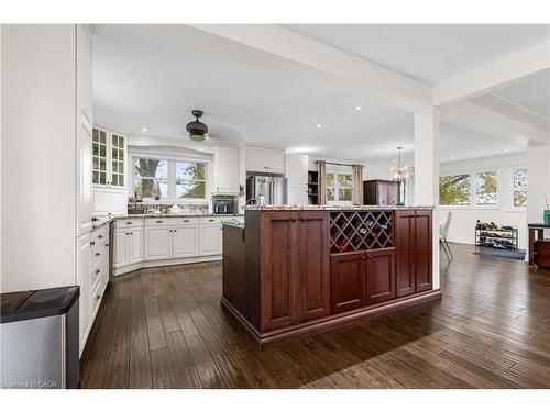 21 Lakeside Drive, Grimsby, ON - Indoor Photo Showing Other Room