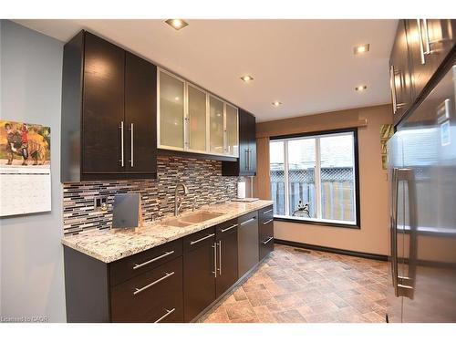 2346 Cavendish Drive, Burlington, ON - Indoor Photo Showing Kitchen