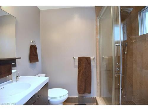2346 Cavendish Drive, Burlington, ON - Indoor Photo Showing Bathroom