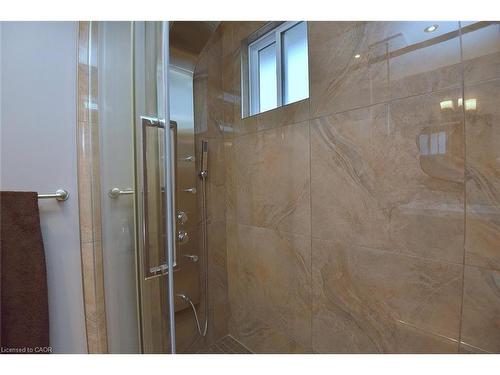 2346 Cavendish Drive, Burlington, ON - Indoor Photo Showing Bathroom