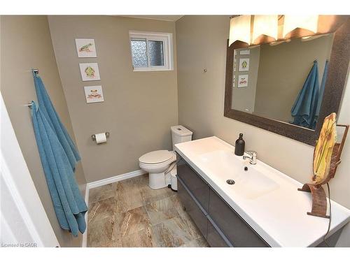 2346 Cavendish Drive, Burlington, ON - Indoor Photo Showing Bathroom
