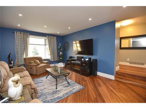 2346 Cavendish Drive, Burlington, ON - Indoor Photo Showing Living Room