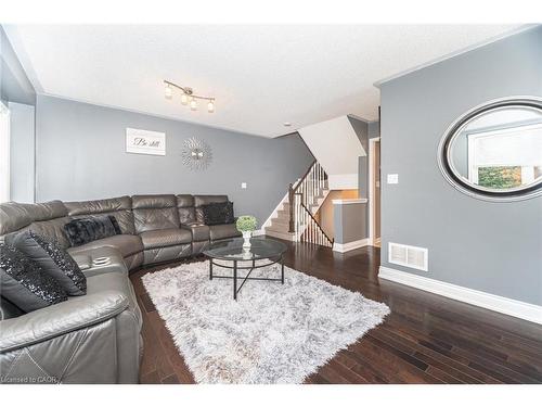 38-271 Richvale Drive S, Brampton, ON - Indoor Photo Showing Living Room