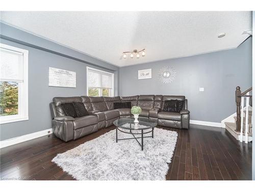 38-271 Richvale Drive S, Brampton, ON - Indoor Photo Showing Living Room