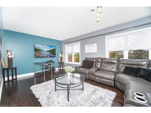 38-271 Richvale Drive S, Brampton, ON - Indoor Photo Showing Living Room