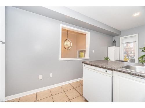 38-271 Richvale Drive S, Brampton, ON - Indoor Photo Showing Kitchen