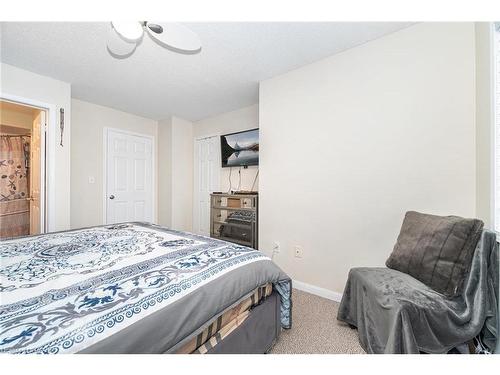 38-271 Richvale Drive S, Brampton, ON - Indoor Photo Showing Bedroom
