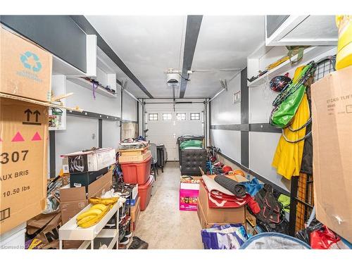 38-271 Richvale Drive S, Brampton, ON - Indoor Photo Showing Garage