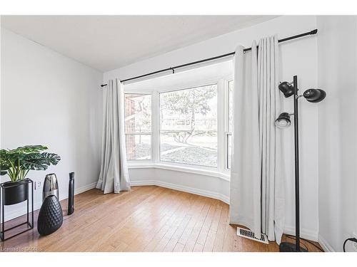 4-2220 Upper Middle Road, Burlington, ON - Indoor Photo Showing Other Room