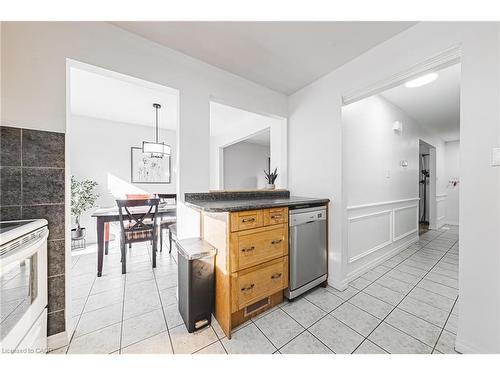 4-2220 Upper Middle Road, Burlington, ON - Indoor Photo Showing Kitchen