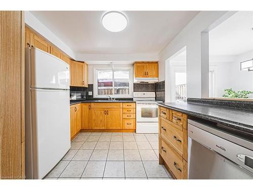4-2220 Upper Middle Road, Burlington, ON - Indoor Photo Showing Kitchen