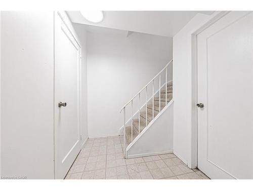4-2220 Upper Middle Road, Burlington, ON - Indoor Photo Showing Other Room