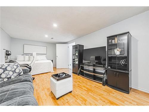 4-2220 Upper Middle Road, Burlington, ON - Indoor