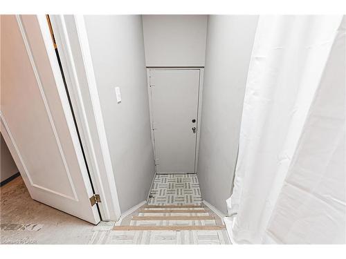 4-2220 Upper Middle Road, Burlington, ON - Indoor Photo Showing Other Room