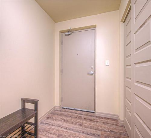 302-8 Hickory Street W, Waterloo, ON - Indoor Photo Showing Other Room